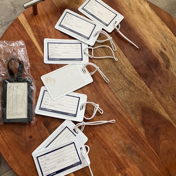 NWT WESTJET AIRLINES 10th anniversary luggage tags lot of 8 - Picture 2 of 2